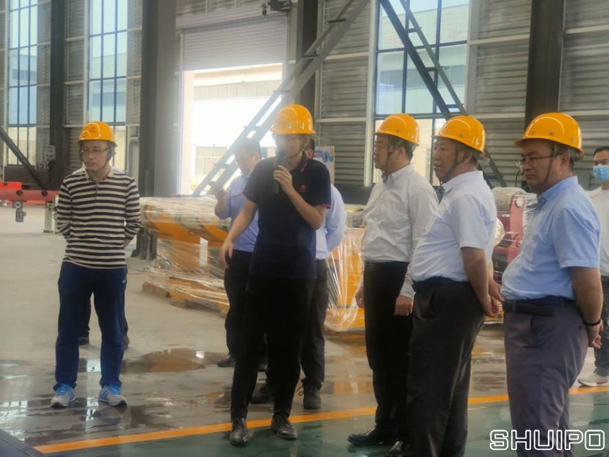 山東省科學(xué)院激光研究所所長賈中青、山東省機(jī)械設(shè)計(jì)研究院院長林江海帶領(lǐng)激光、高端裝備領(lǐng)域?qū)<乙恍?人到水泊焊割實(shí)地調(diào)研2 山東省科學(xué)院激光研究所所長賈中青、山東省機(jī)械設(shè)計(jì)研究院院長林江海帶領(lǐng)激光、高端裝備領(lǐng)域?qū)<乙恍?人到水泊焊割實(shí)地調(diào)研2